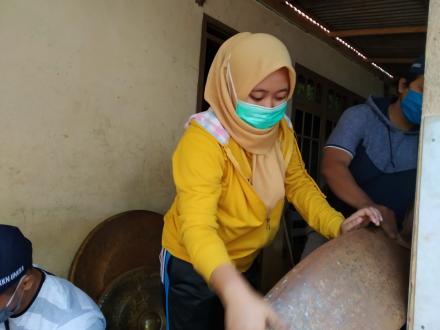 PENGECATAN GAMELAN SEBAGAI UPAYA MEMPERTAHANKAN KEBUDAYA JAWA